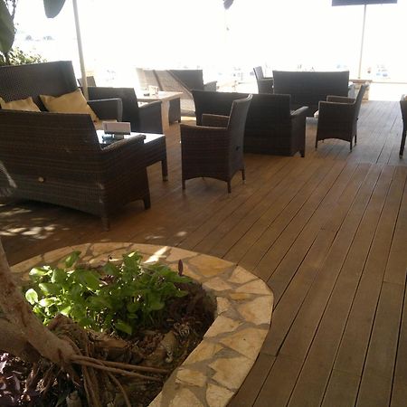 Naftis Apartments Пелекас Екстериор снимка