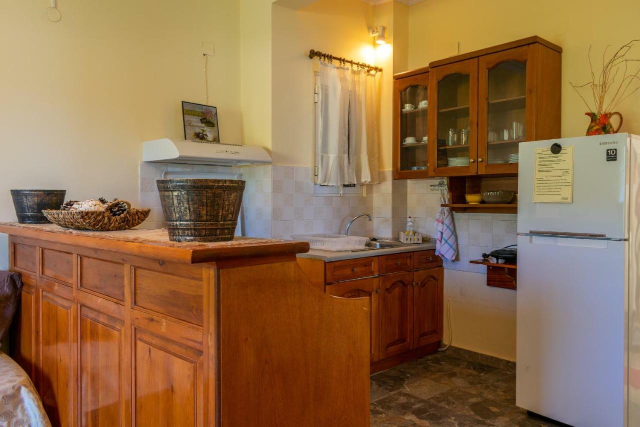 Naftis Apartments Пелекас Екстериор снимка