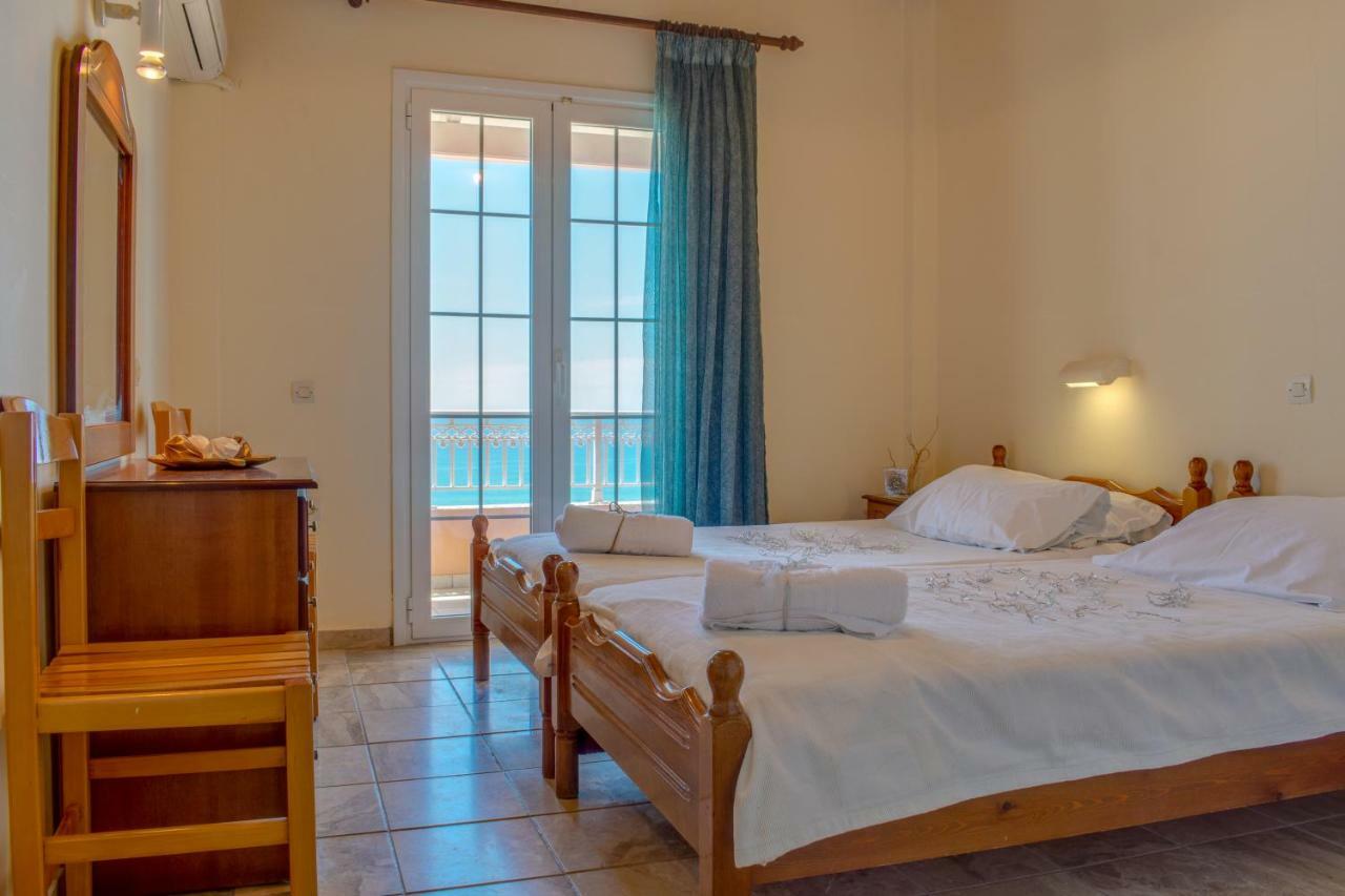 Naftis Apartments Пелекас Екстериор снимка