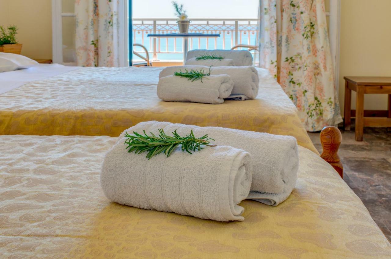 Naftis Apartments Пелекас Екстериор снимка